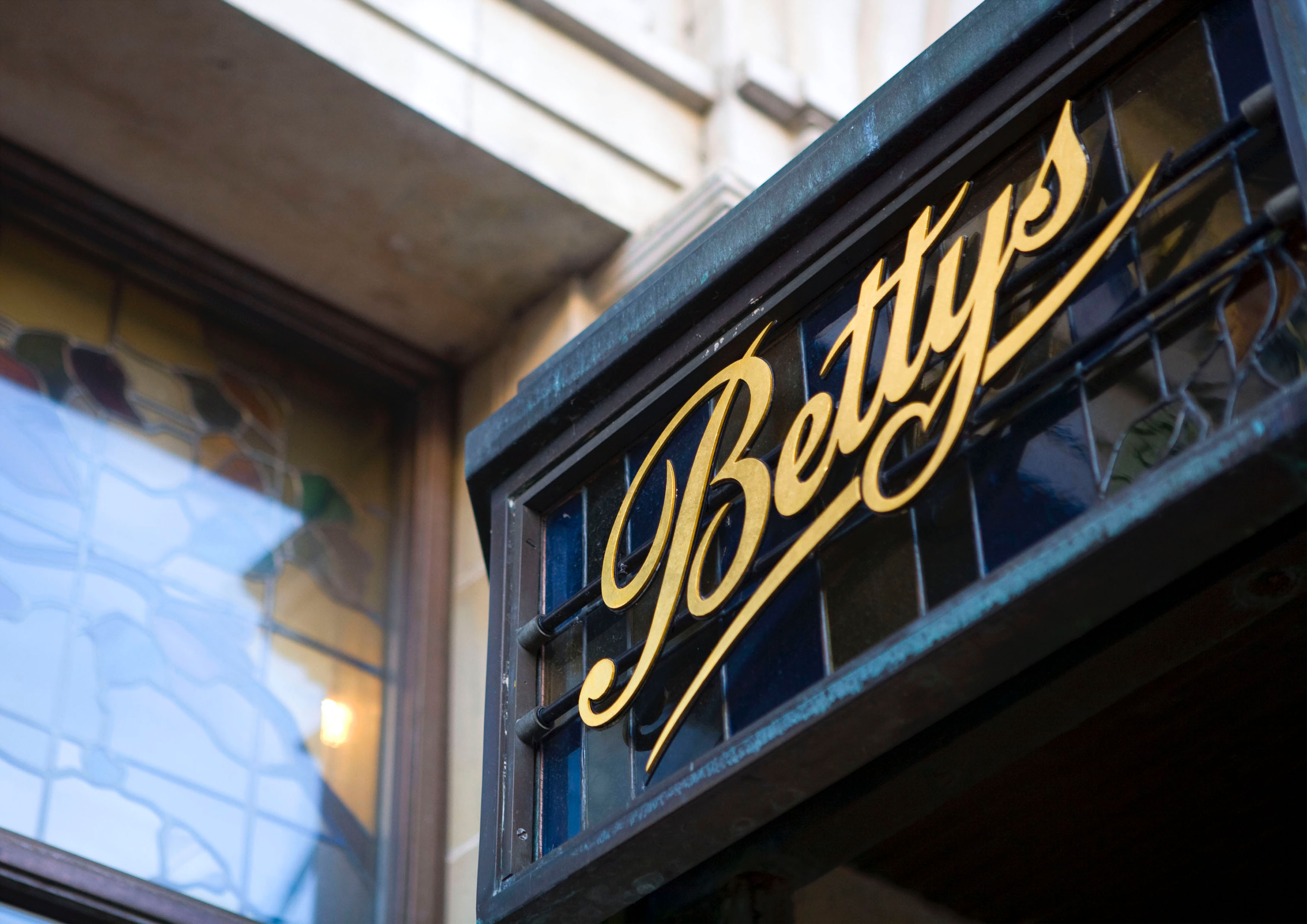 Betty's_shop_front_York