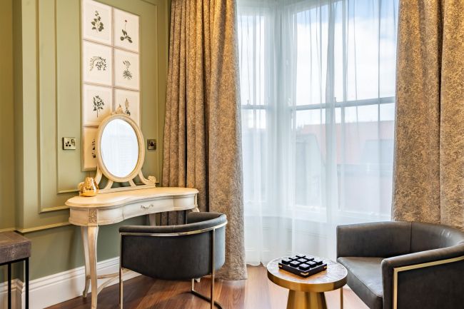 34_Coney_Street_The_Opticians