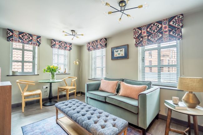 The_Falcon _Apartment_1