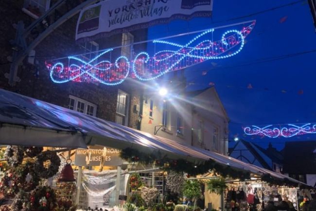 York_Christmas_market_lights