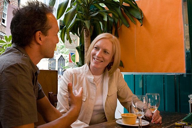 picture_of_couple_in_cafe